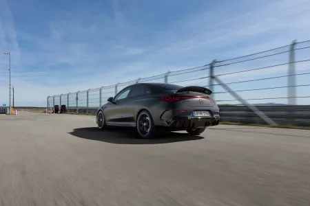 Mercedes amg responde a los puristas con cifras 680 cv tres motores y el cla mas potente jamas fabricado 37