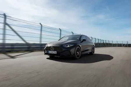Mercedes amg responde a los puristas con cifras 680 cv tres motores y el cla mas potente jamas fabricado 38