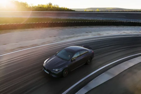 Mercedes amg responde a los puristas con cifras 680 cv tres motores y el cla mas potente jamas fabricado 39
