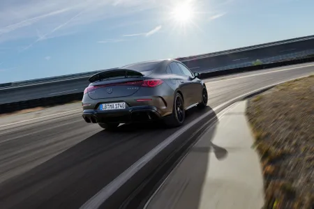 Mercedes amg responde a los puristas con cifras 680 cv tres motores y el cla mas potente jamas fabricado 44