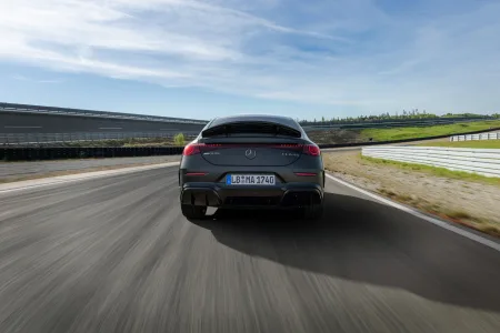 Mercedes amg responde a los puristas con cifras 680 cv tres motores y el cla mas potente jamas fabricado 45