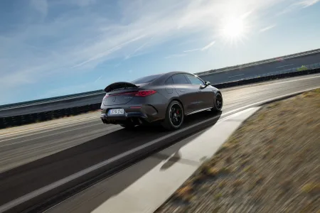 Mercedes amg responde a los puristas con cifras 680 cv tres motores y el cla mas potente jamas fabricado 47