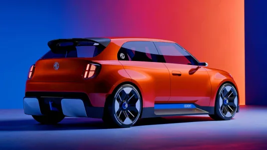 Mg quiere arruinarle la fiesta al renault 5 y al mini cooper con un electrico neo retro mucho mas barato 4