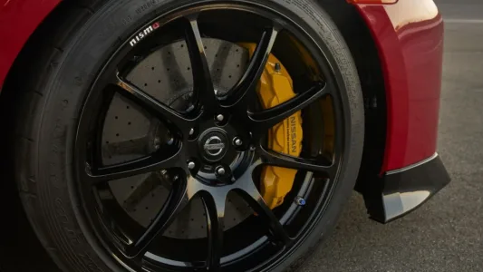 El secreto que delata si un nissan es realmente deportivo esta en el color de sus pinzas de freno 2