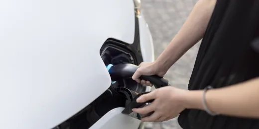 El Gobierno activa por fin el Plan Auto+: quién puede pedirlo, cuánto paga y desde cuándo