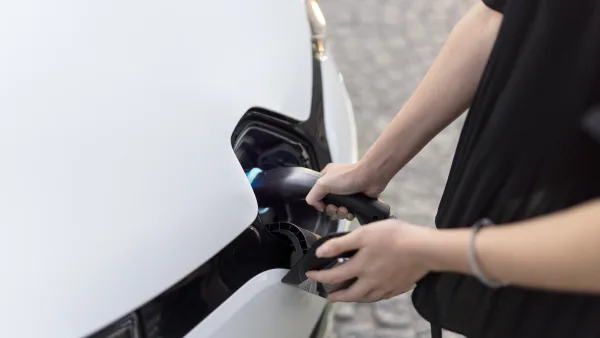 El Gobierno activa por fin el Plan Auto+: quién puede pedirlo, cuánto paga y desde cuándo