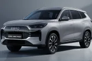 Más diseño, más confort y 1.100 km de autonomía: así cambia el nuevo EBRO S800 PHEV