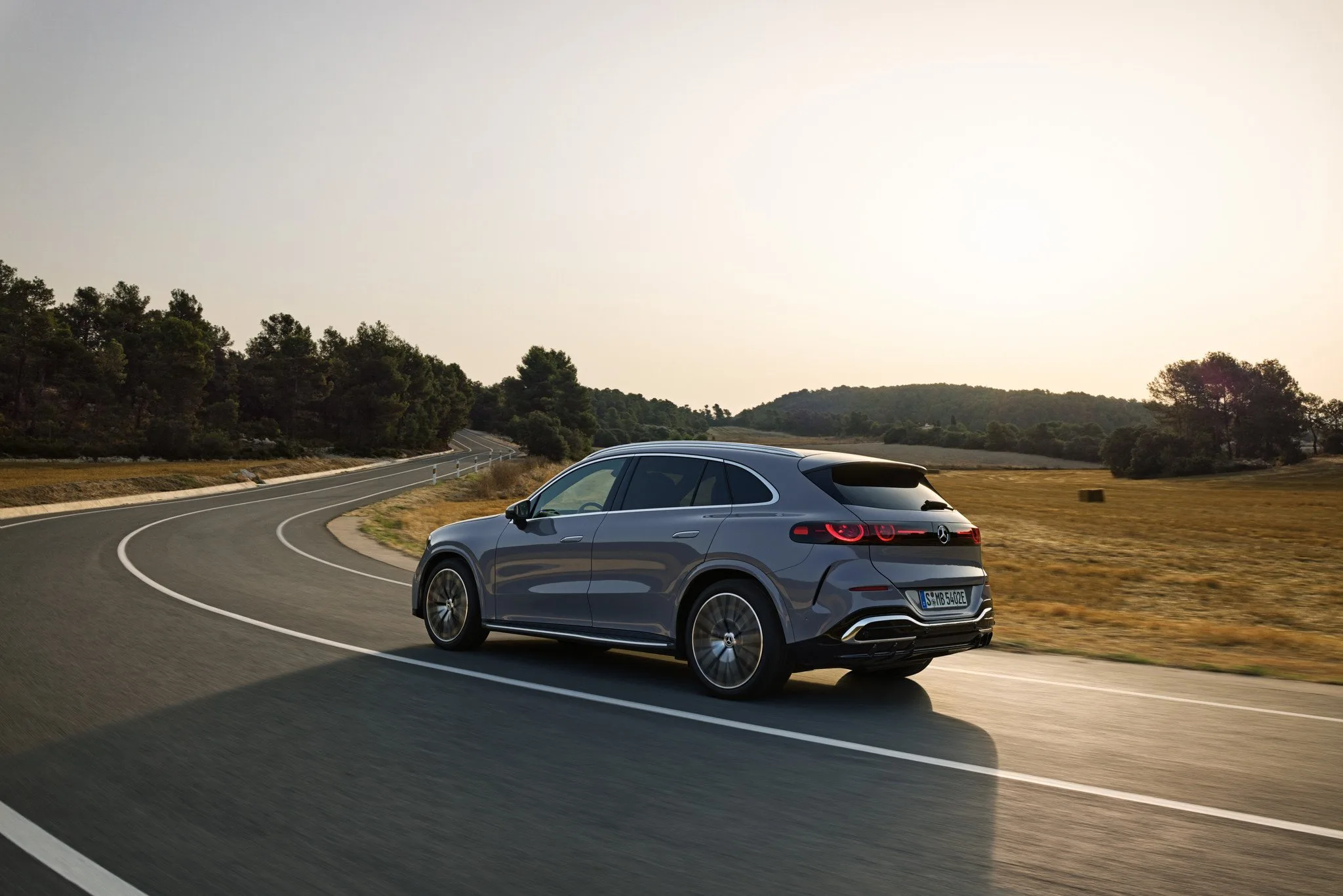 China se le atraganta a mercedes sus ventas caen con fuerza y su estrategia electrica hace aguas