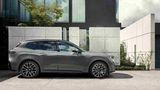 El nuevo bmw x5 sera el suv de las mil caras combustion electricidad e hidrogeno en una misma familia 10