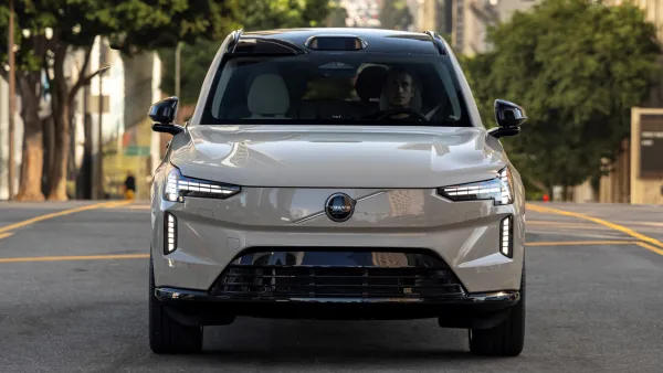 Volvo da marcha atrás con el LiDAR y abre el debate: ¿tenían razón Tesla y XPENG?