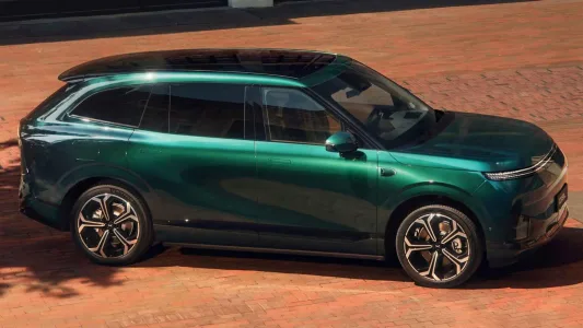 Mas grande que un audi q7 y desde 38 500 euros en china asi es el nuevo suv electrico de xpeng 2