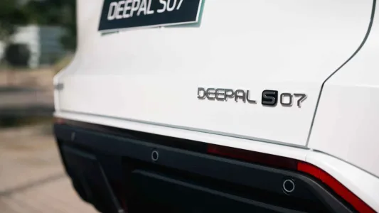 El deepal s07 corrige sus principales puntos debiles para convertirse en un rival mucho mas serio de tesla 13