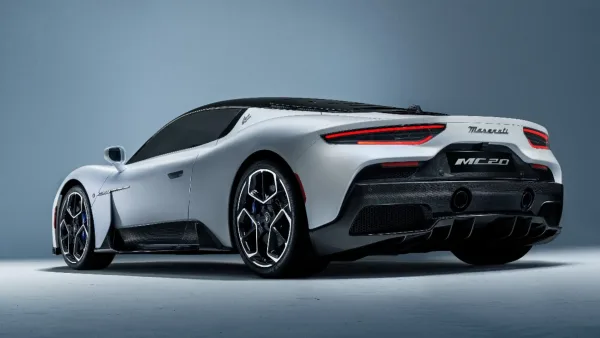 Maserati encontró la forma de poner un cambio manual a un eléctrico… justo antes de cancelar el coche