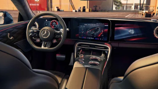 El mercedes amg gt 53 se pasa a la electricidad con 544 cv y un seis cilindros que solo existe en los altavoces 4
