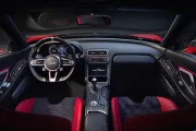 El nuevo interior del NSX de Pininfarina tiene tecnología moderna, pero conserva algo cada vez más raro