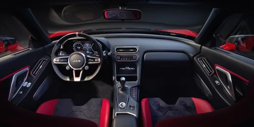 El nuevo interior del NSX de Pininfarina tiene tecnología moderna, pero conserva algo cada vez más raro