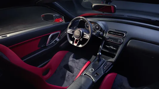 El nuevo interior del nsx de pininfarina tiene tecnologia moderna pero conserva algo cada vez mas raro 1