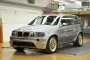 BMW nunca se atrevió a fabricar un X5 V10 manual, así que Kith ha decidido hacerlo por su cuenta