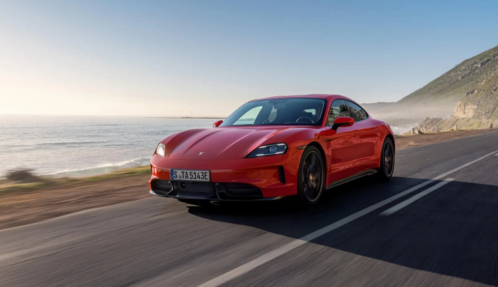 Una caja de cambios que no existe y un cuentarrevoluciones que tampoco hace falta asi quiere porsche salvar al deportivo electrico