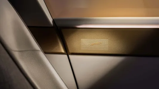 Jaguar tenia la oportunidad de rebajar la polemica del type 01 con su interior ha hecho justo lo contrario 1