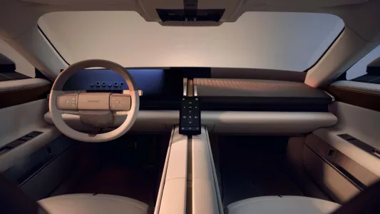 Jaguar tenia la oportunidad de rebajar la polemica del type 01 con su interior ha hecho justo lo contrario 3
