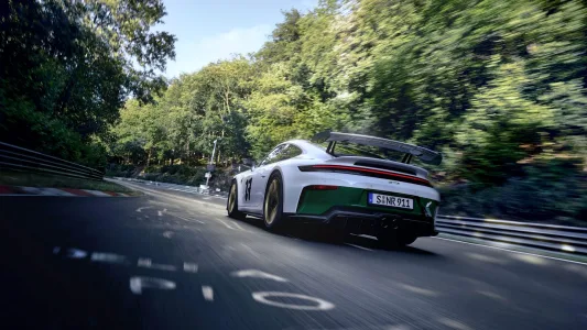 Porsche crea el 911 gt3 definitivo para celebrar los 100 anos de nurburgring pero espana se queda sin el