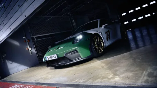 Porsche crea el 911 gt3 definitivo para celebrar los 100 anos de nurburgring pero espana se queda sin el 1