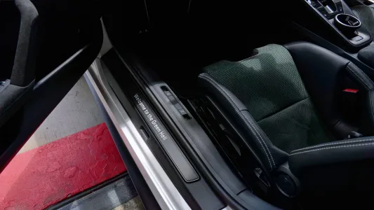 Porsche crea el 911 gt3 definitivo para celebrar los 100 anos de nurburgring pero espana se queda sin el 5