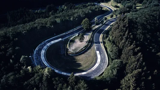 Porsche crea el 911 gt3 definitivo para celebrar los 100 anos de nurburgring pero espana se queda sin el 9
