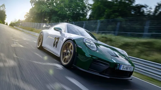 Porsche crea el 911 gt3 definitivo para celebrar los 100 anos de nurburgring pero espana se queda sin el 10