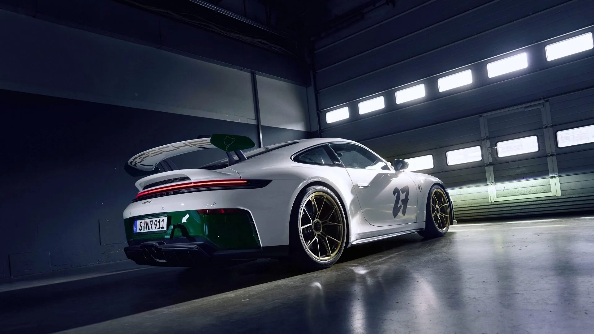 Porsche crea el 911 gt3 definitivo para celebrar los 100 anos de nurburgring pero espana se queda sin el 14