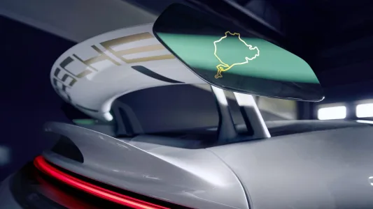Porsche crea el 911 gt3 definitivo para celebrar los 100 anos de nurburgring pero espana se queda sin el 15