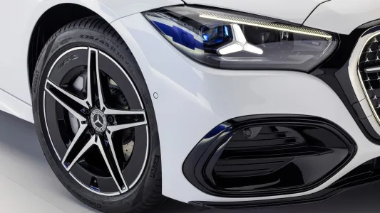El clase c se resiste a morir mercedes lo renueva profundamente y mantiene hasta un diesel de 200 cv