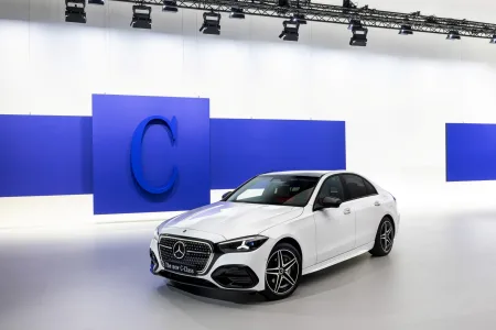El clase c se resiste a morir mercedes lo renueva profundamente y mantiene hasta un diesel de 200 cv 2