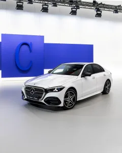 El clase c se resiste a morir mercedes lo renueva profundamente y mantiene hasta un diesel de 200 cv 4