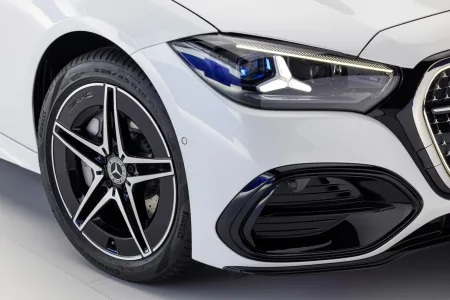 El clase c se resiste a morir mercedes lo renueva profundamente y mantiene hasta un diesel de 200 cv 5