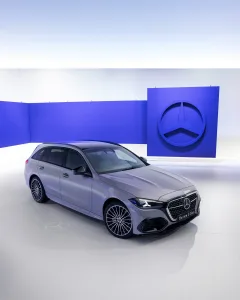 El clase c se resiste a morir mercedes lo renueva profundamente y mantiene hasta un diesel de 200 cv 15
