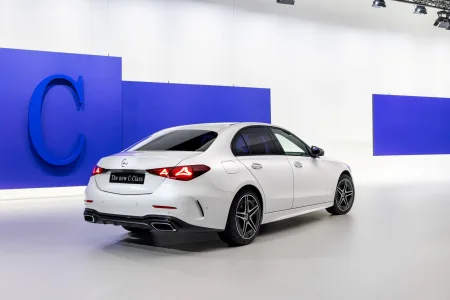 El clase c se resiste a morir mercedes lo renueva profundamente y mantiene hasta un diesel de 200 cv 22