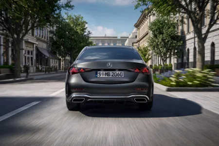 El clase c se resiste a morir mercedes lo renueva profundamente y mantiene hasta un diesel de 200 cv 35