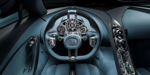 Ferrari simula un cambio manual, Bugatti quiere construir uno de verdad y conectarlo a un V16