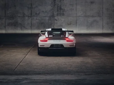 El porsche 911 sin faros de los 80 esta de vuelta un brutal gt2 rs creado para un unico cliente 9