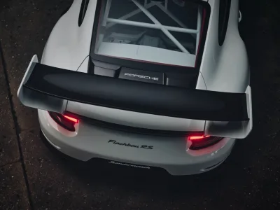 El porsche 911 sin faros de los 80 esta de vuelta un brutal gt2 rs creado para un unico cliente 10