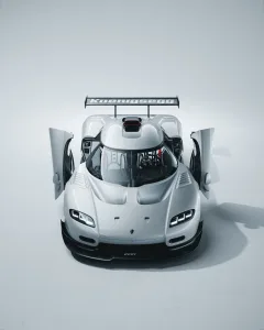 Las reglas mataron este koenigsegg antes de que pudiera competir ahora vuelve con 1 600 cv y matricula 15