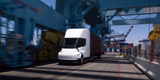 El Tesla Semi pone rumbo a Europa: 550 km de autonomía, carga de 800 kW y menores costes que un diésel