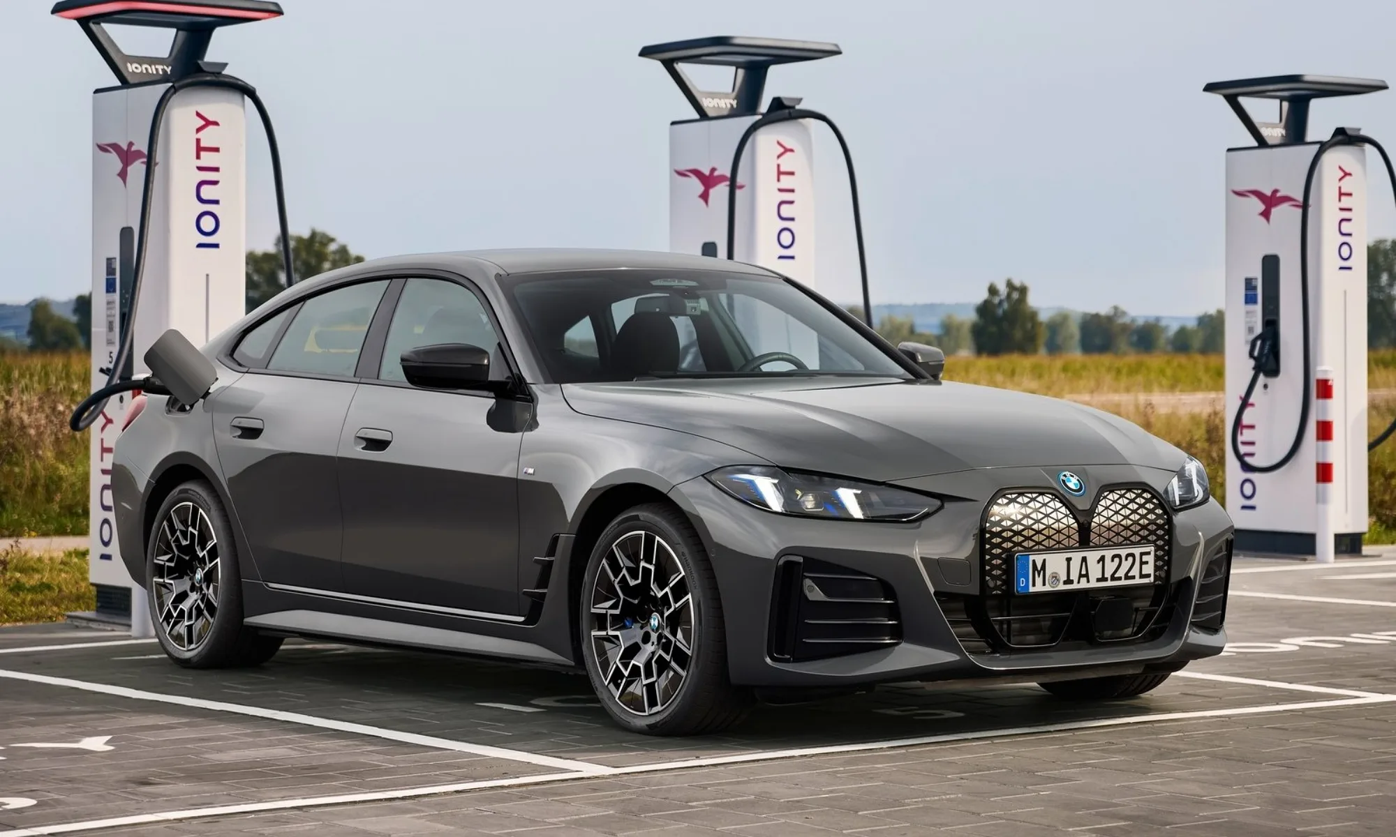 Bmw empieza la gran limpieza de su gama adios al serie 8 y futuro incierto para xm e i4 2