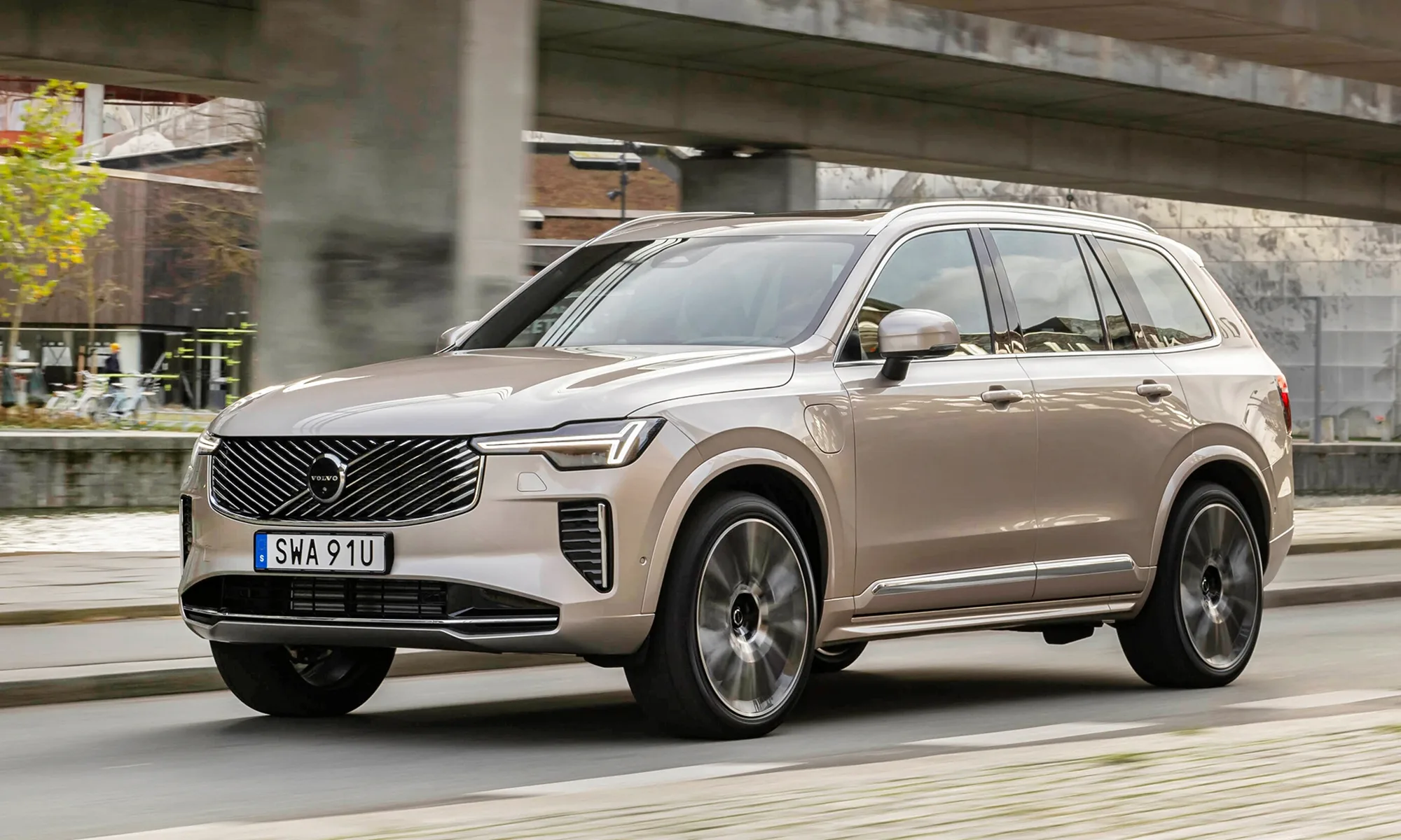 Volvo quiere que te olvides de que su proximo hibrido enchufable tiene motor de gasolina