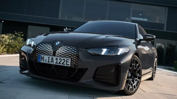 Ni Toyota ni las marcas chinas: BMW lidera el ranking de coches eléctricos más fiables de la OCU