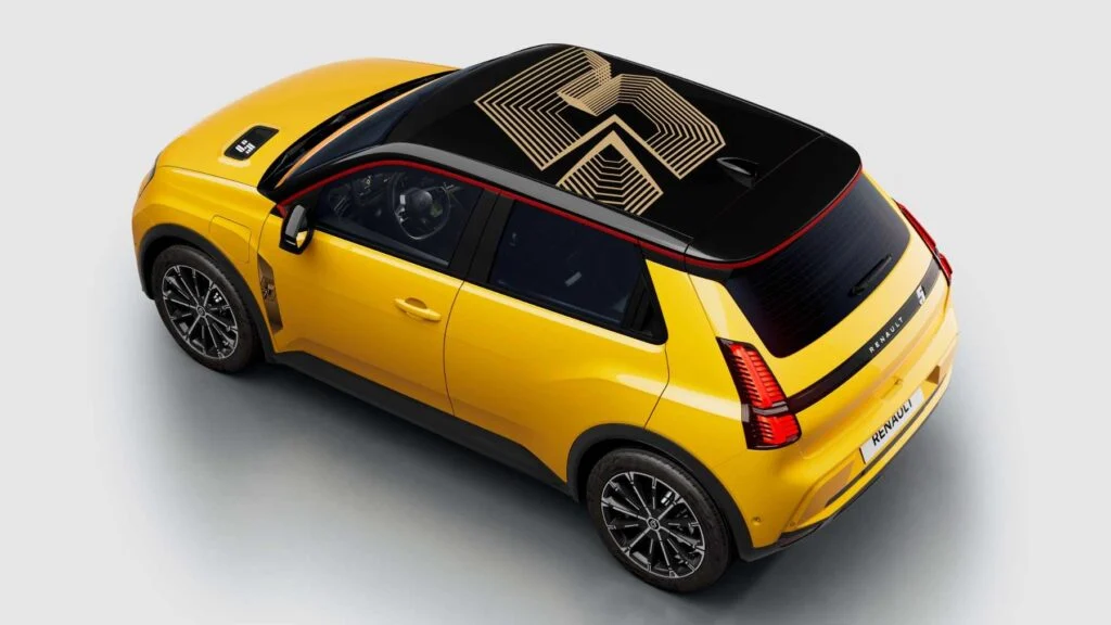 El renault 5 electrico se pone al dia con mas bateria carga rapida para todos y la ia de google