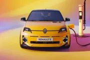 El Renault 5 eléctrico se pone al día con más batería, carga rápida para todos y la IA de Google