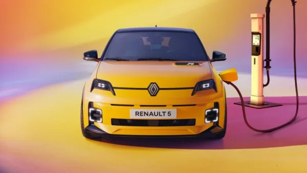 El Renault 5 eléctrico se pone al día con más batería, carga rápida para todos y la IA de Google